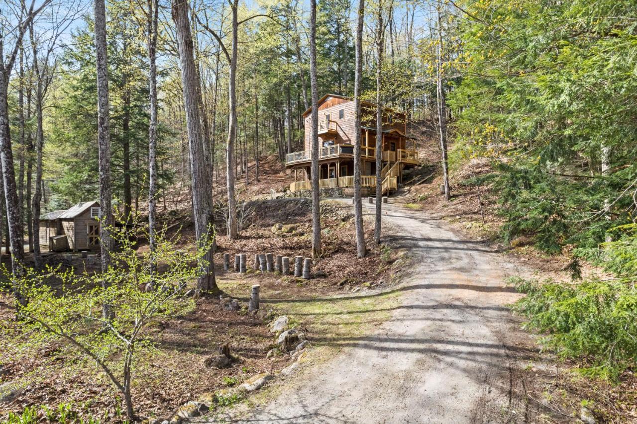 River Road Treehouse Retreat ウォレンズバーグ エクステリア 写真